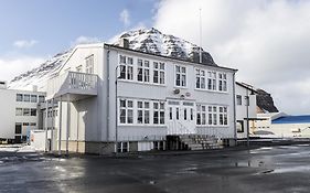 Einarshúsid Guesthouse