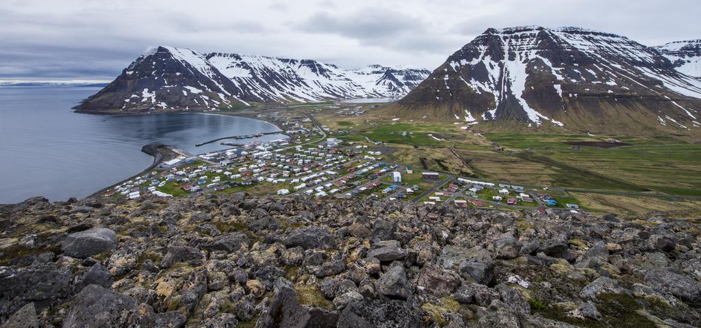 Einarshúsid Guesthouse Bolungarvík Exterior foto